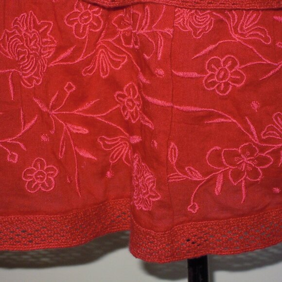 Alice + Olivia designer short red skirt embroidered size 0 NWT - Picture 2 of 8